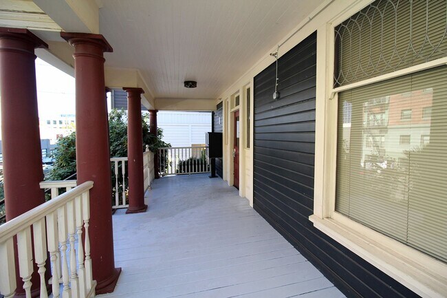 Building Photo - 1634 NW Everett St