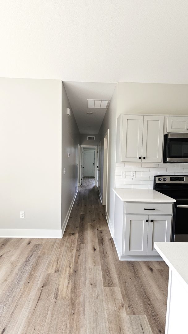 Building Photo - 3 Bedroom, 2 Bathroom!