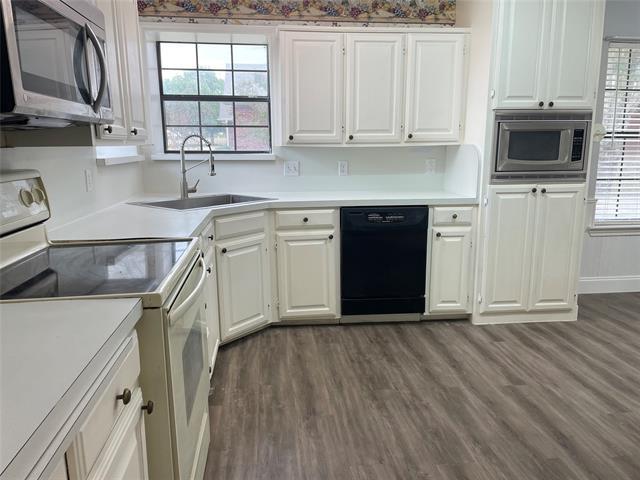 Building Photo - 2111 Meadowview Dr