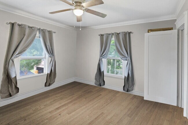 Building Photo - Charming Rental with Large Fenced Yard nea...