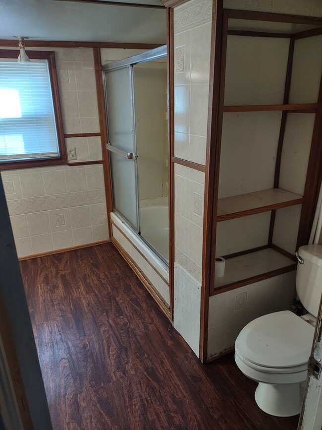 Building Photo - 2115 N Grace Ave