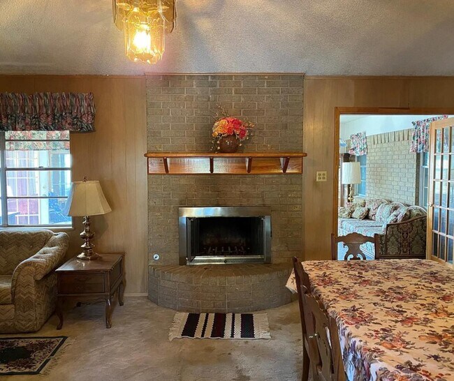 Building Photo - 2022 S High St