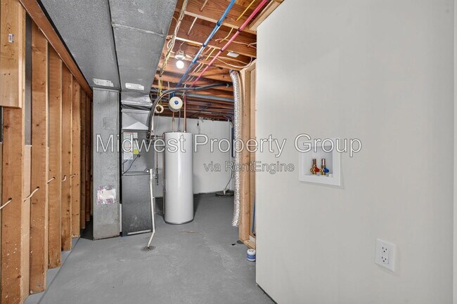 Building Photo - 13 S Perry Cir