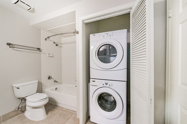 Building Photo - 3231 Allen Pkwy