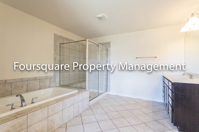Building Photo - Single Family Home |1st Floor- Guest Suite...