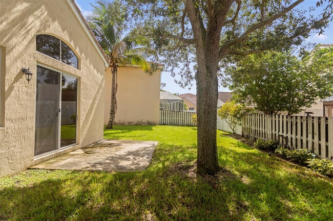 Building Photo - 15250 SW 49th Ct