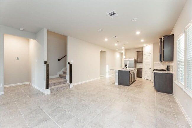 Building Photo - 7215 Wilshire Ct