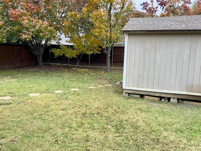 Building Photo - 2752 Peach Dr