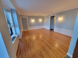 Building Photo - 15 E Kirby St