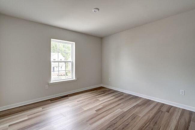 Building Photo - 317 Northfield Hts Ln