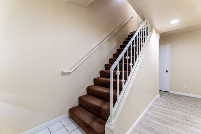 Building Photo - 21249 Figueroa St