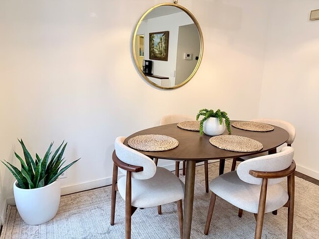 Building Photo - 177 N Singingwood St