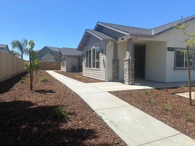 Primary Photo - Wood Ranch Duplex 519