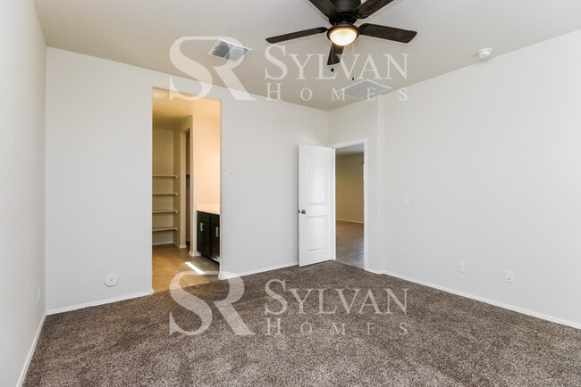 Building Photo - You will love this beautiful home
