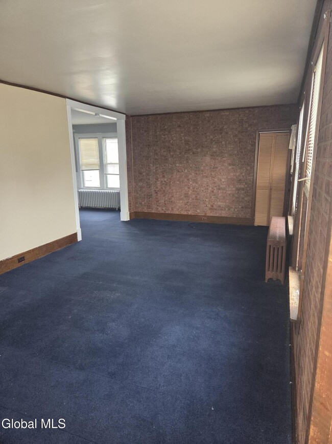 Building Photo - 48 Arnold Ave