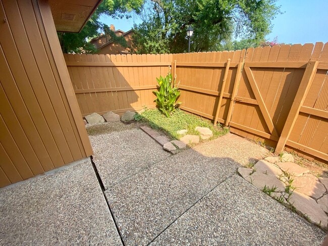 Building Photo - ** AVAILABLE NOW ** EASTWOOD ON THE BAYOU ...