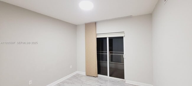 Building Photo - 471 NE 25th St