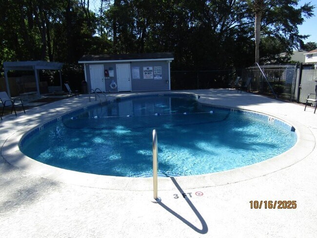 Building Photo - 1703 Fawn Vista Dr N