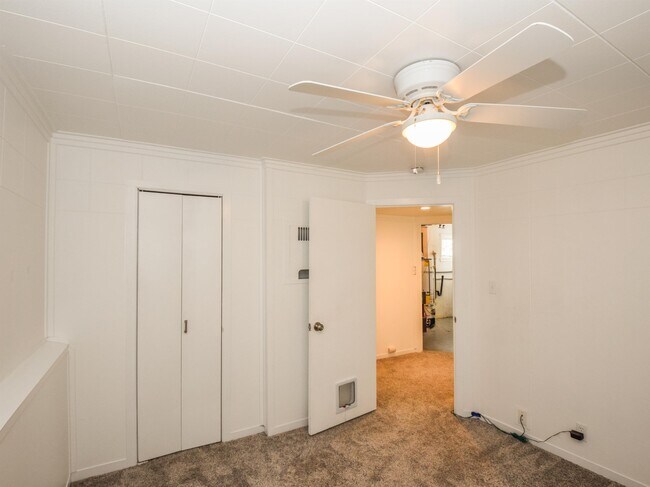 Building Photo - 143 S State St