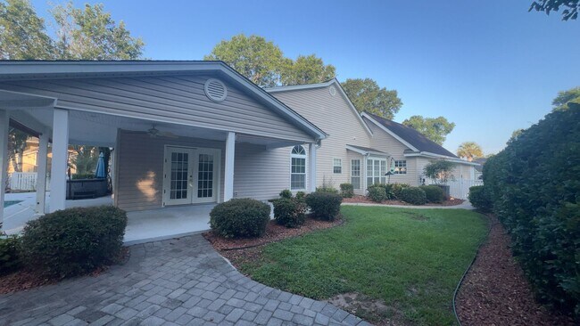 Building Photo - Southwood 3BR/ 2BA in Surfside Beach w pool