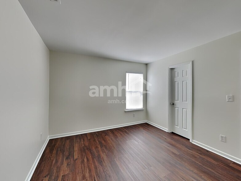 Building Photo - 11240 Anna Rose Rd