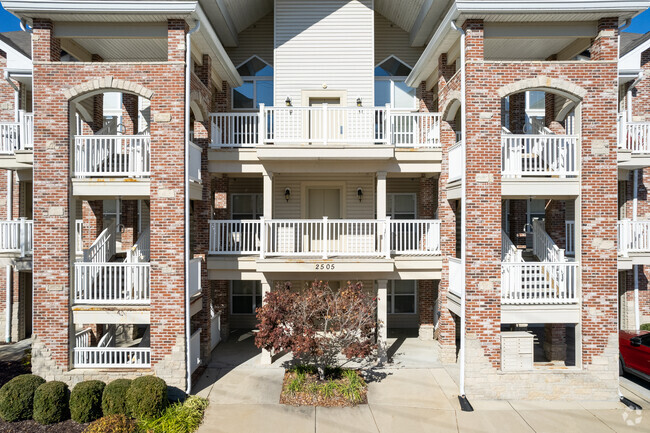 Building Photo - Oakridge