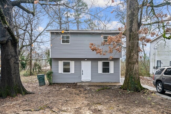 Building Photo - 724 Sylvan