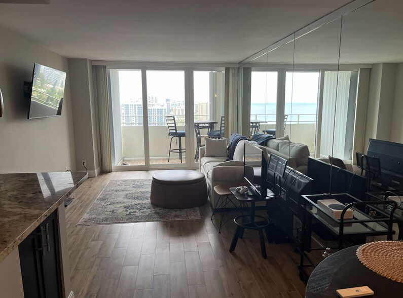 Building Photo - 111 Briny Ave