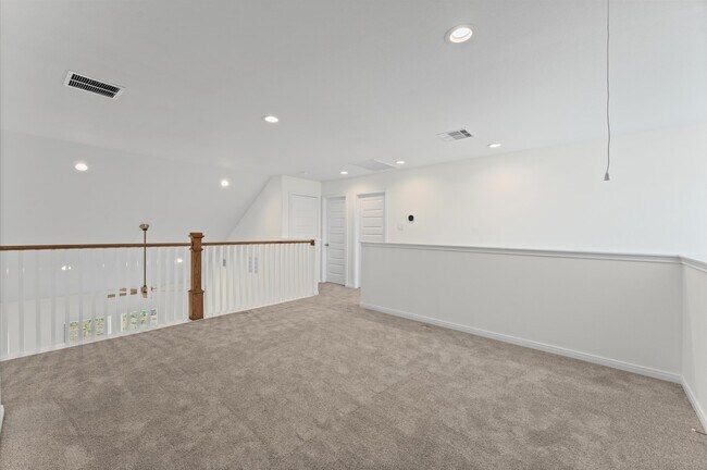 Building Photo - 11824 Whirlaway Dr