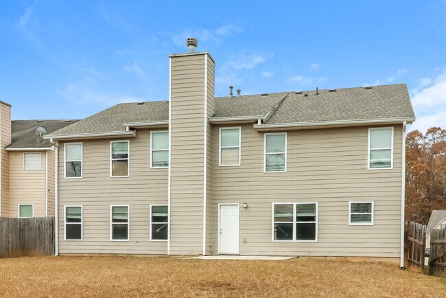 Building Photo - 265 Redding Ridge