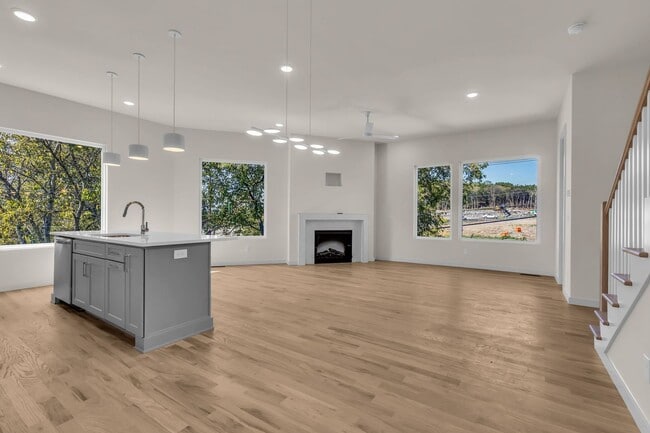 Building Photo - Amazing New Construction North Nashville!