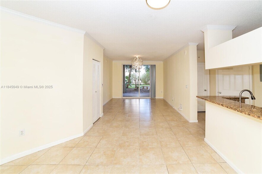 Primary Photo - 17150 N Bay Rd