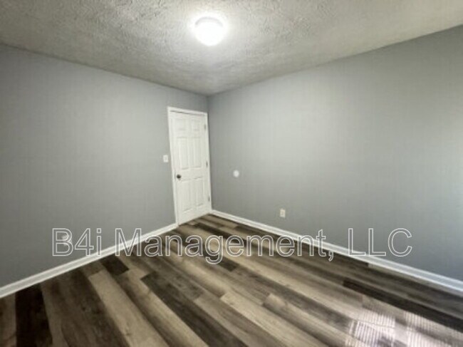 Building Photo - 2039 Marbut Trce