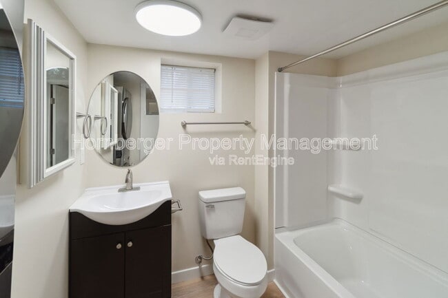 Building Photo - 208 W 23rd Ave