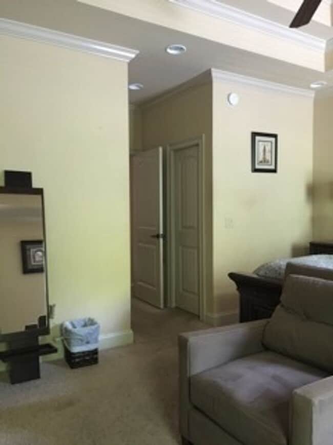 Building Photo - 3 Bed, 3.5 Bath Townhome – Prime Location!