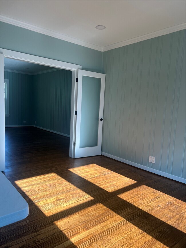 Building Photo - 803 Austin St