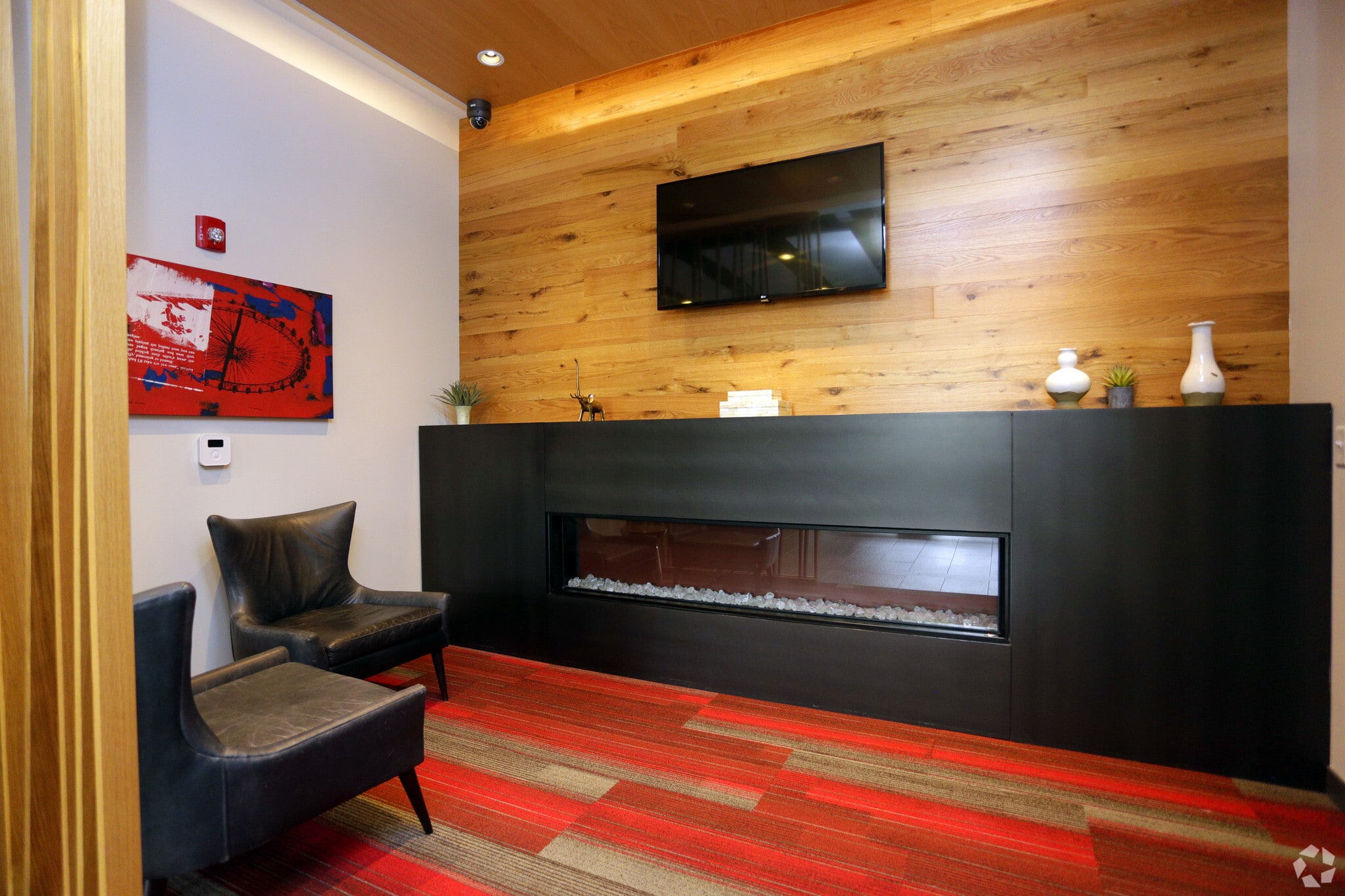 Lobby Photo - Yorktown Apartments