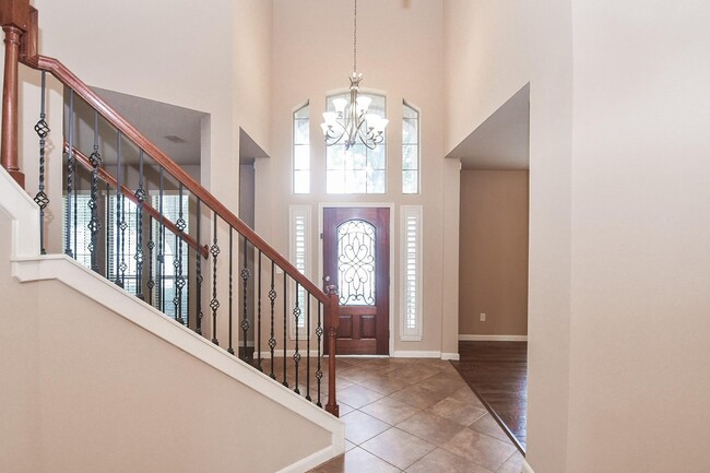 Building Photo - 5207 Belvedere Dr