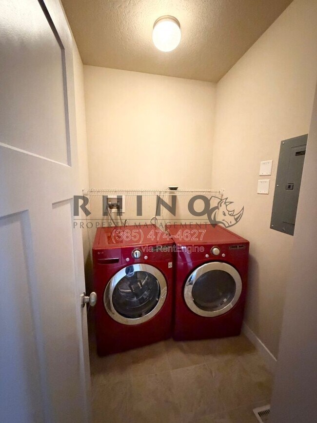 Building Photo - 3673 Lilac Heights Dr