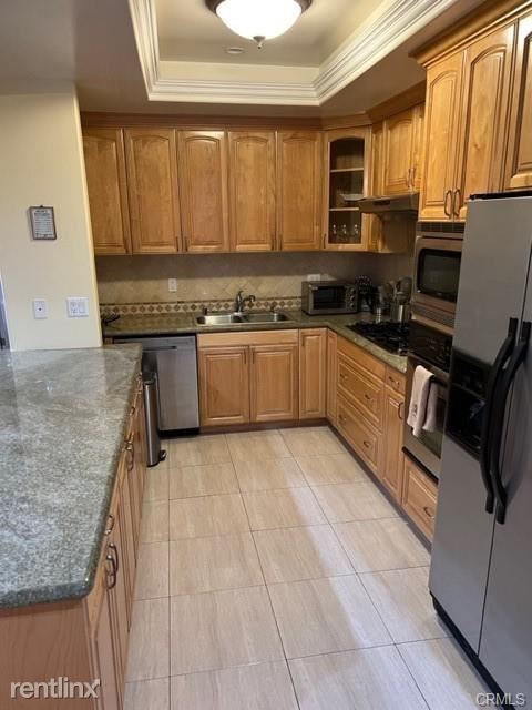 Building Photo - 3 br, 2.5 bath Condo - 600 E Magnolia Blvd...