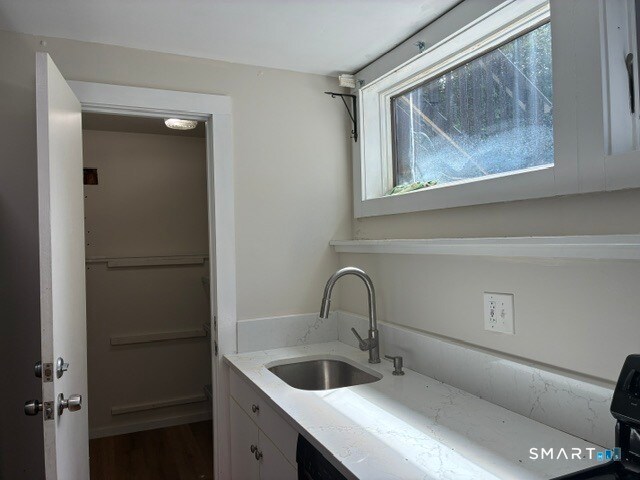 Building Photo - 38-GrndFl Academy St
