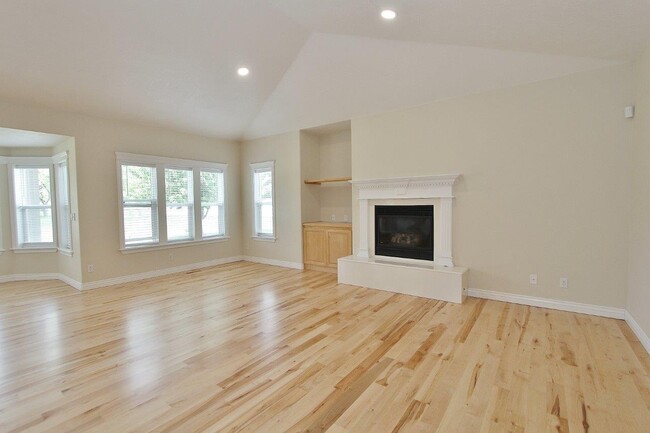 Building Photo - 4109 E Man O War Dr