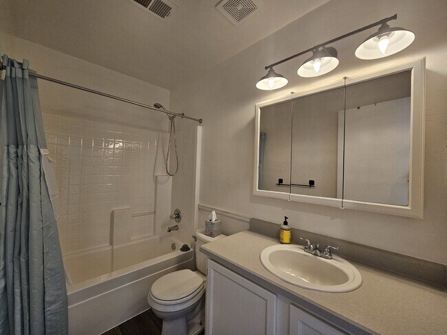 Building Photo - 10043 MacKay Dr