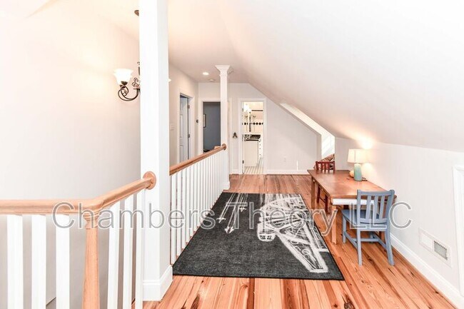 Building Photo - 3061 N Oakland St