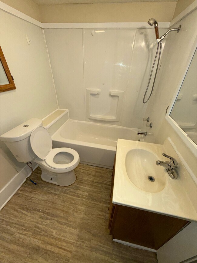 Building Photo - 2222 12th St SW