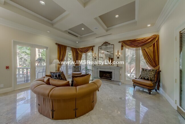 Building Photo - 230 E Flamingo Rd