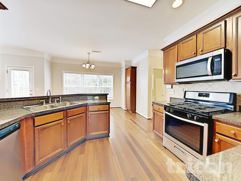 Building Photo - 4311 Glen Heights Way