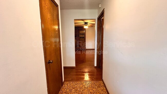 Building Photo - 1210 Glenwood Dr