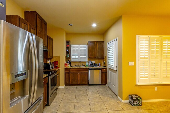 Building Photo - 5720 Montevista Dr