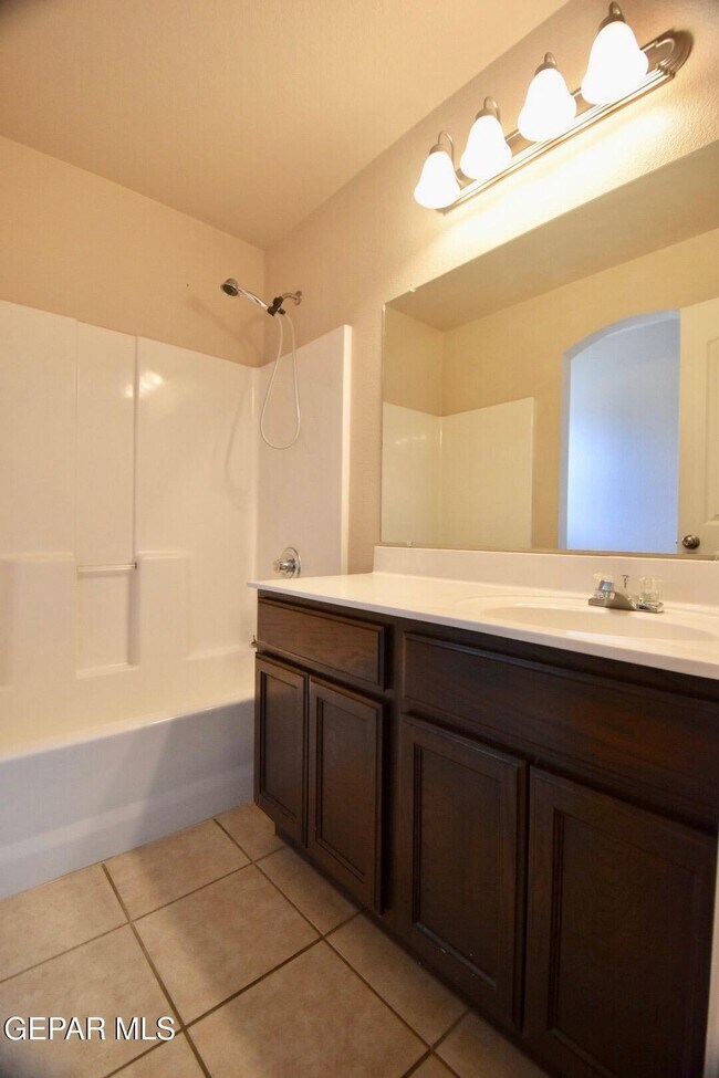 Building Photo - 14229 Otter Point Ct